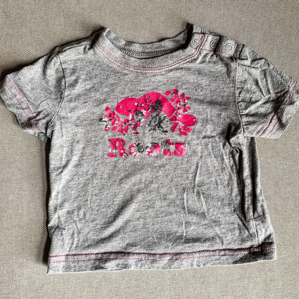 | 3 for $20 | Grey & pink Roots t-shirt